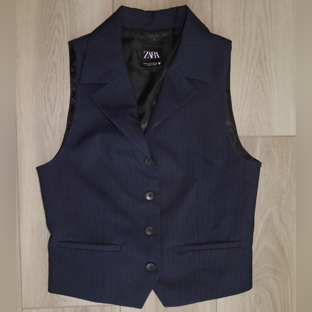 [SOLD] Zara Women’s Pinstripe Vest